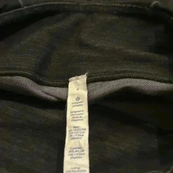 Lululemon leggings with ruffles on side and folded bottoms - Picture 5 of 5